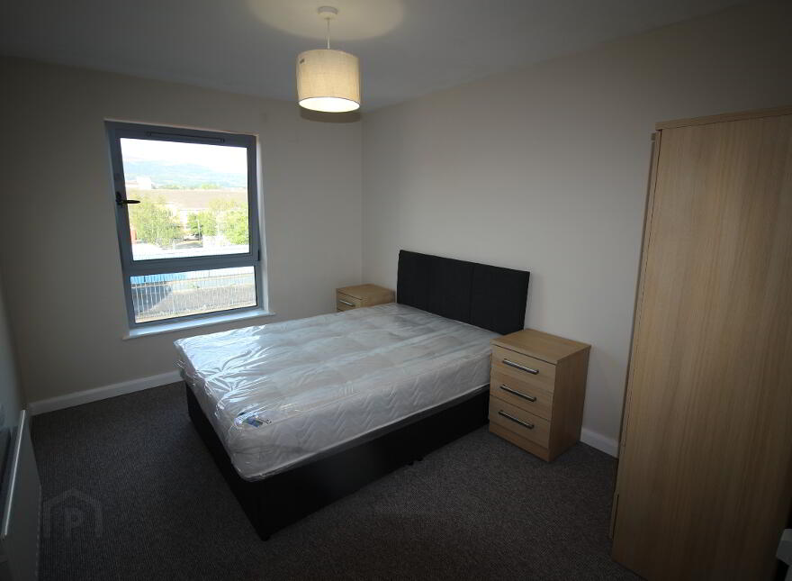 13 Lesley Central, 109-115 Shankill Road, Belfast, BT13 1FD