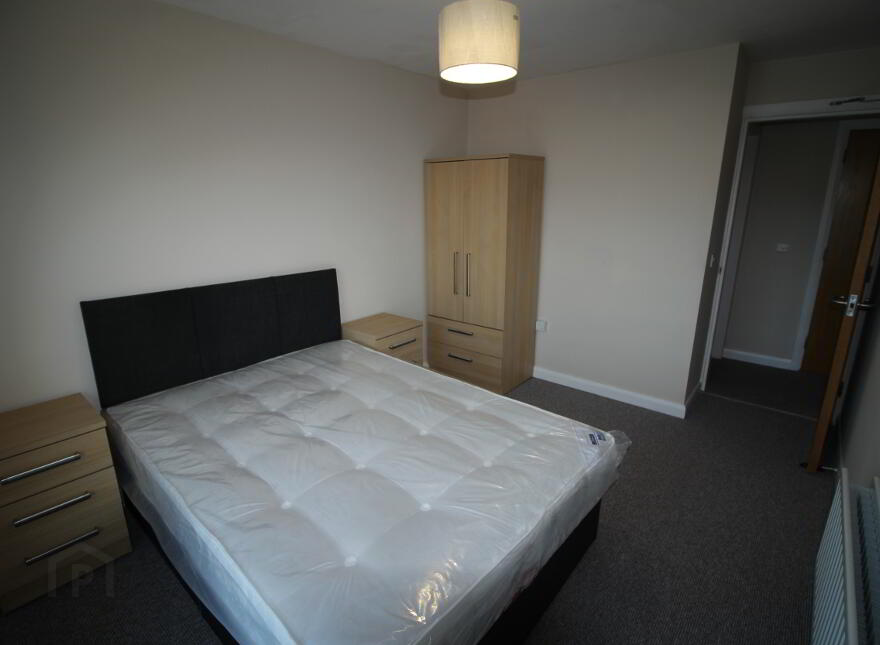 13 Lesley Central, 109-115 Shankill Road, Belfast, BT13 1FD