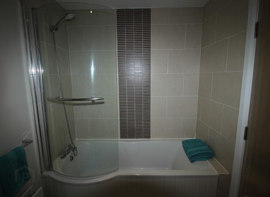 13 Lesley Central, 109-115 Shankill Road, Belfast, BT13 1FD