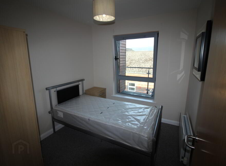 13 Lesley Central, 109-115 Shankill Road, Belfast, BT13 1FD