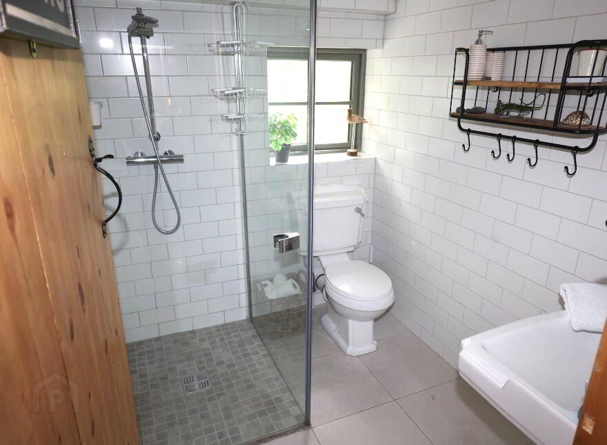 Hopesgate Cottage, Derryvale, Roscrea, E53HV58