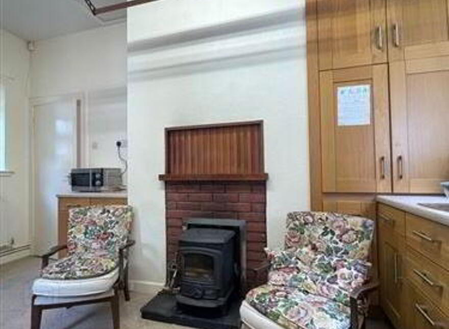 Convent Road, Ballaghaderreen, F45YK85