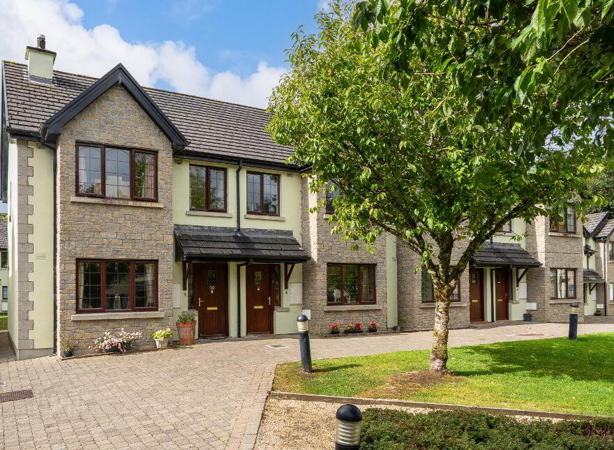 24 Mac Raghnaill Court, Lough Rynn, Mohill, N41TF61 photo