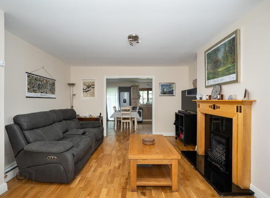 24 Mac Raghnaill Court, Lough Rynn, Mohill, N41TF61