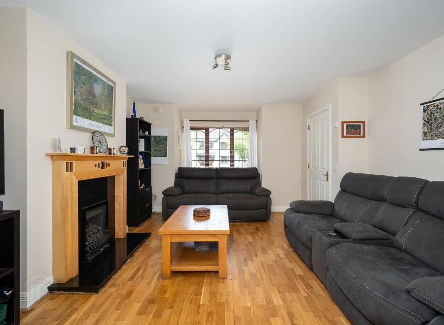 24 Mac Raghnaill Court, Lough Rynn, Mohill, N41TF61