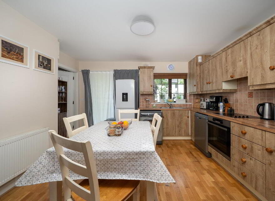 24 Mac Raghnaill Court, Lough Rynn, Mohill, N41TF61