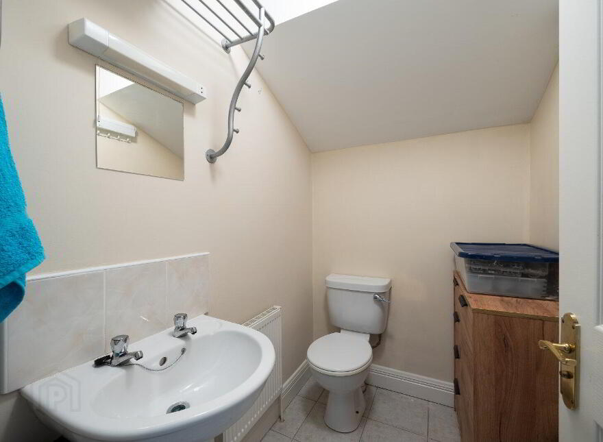 24 Mac Raghnaill Court, Lough Rynn, Mohill, N41TF61