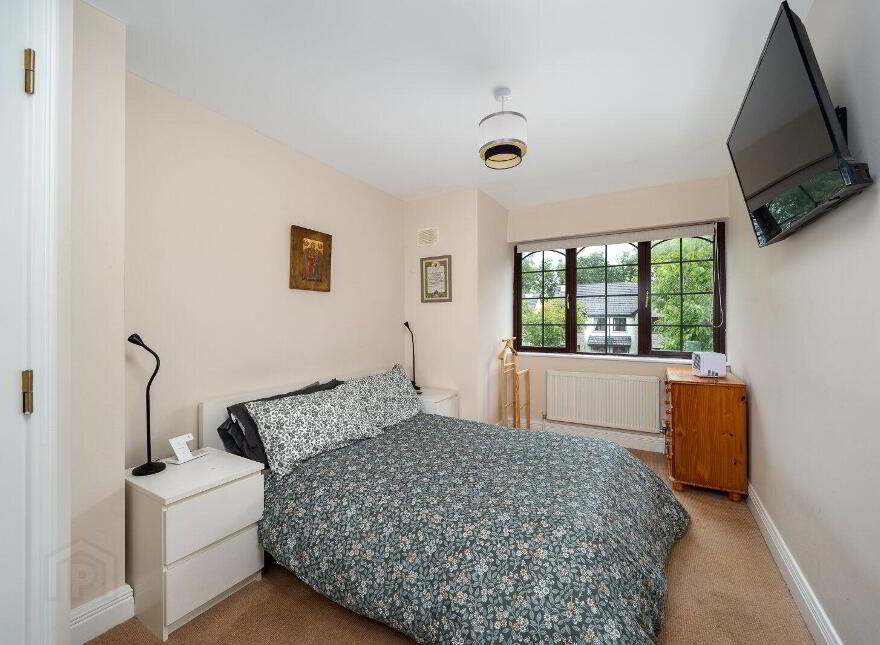 24 Mac Raghnaill Court, Lough Rynn, Mohill, N41TF61