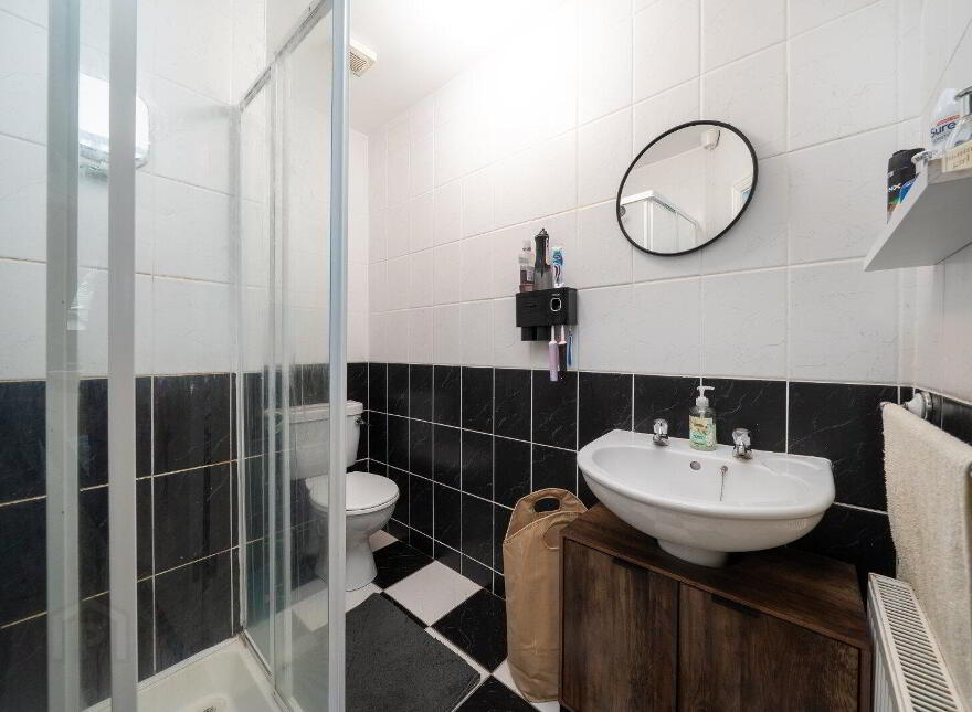 24 Mac Raghnaill Court, Lough Rynn, Mohill, N41TF61