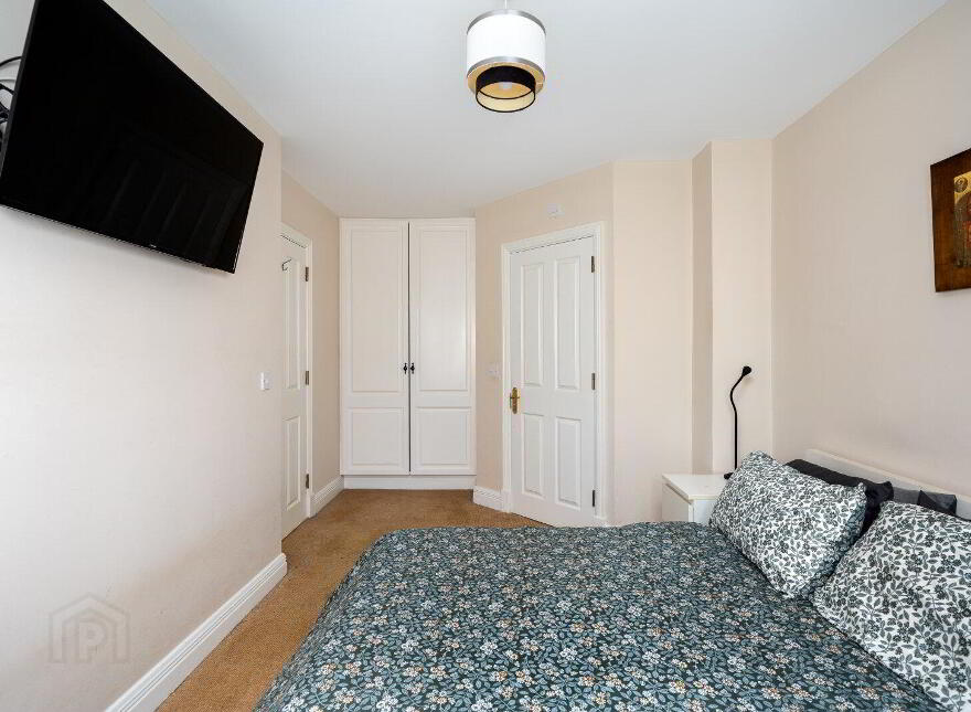 24 Mac Raghnaill Court, Lough Rynn, Mohill, N41TF61