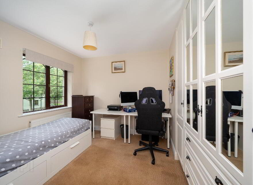 24 Mac Raghnaill Court, Lough Rynn, Mohill, N41TF61