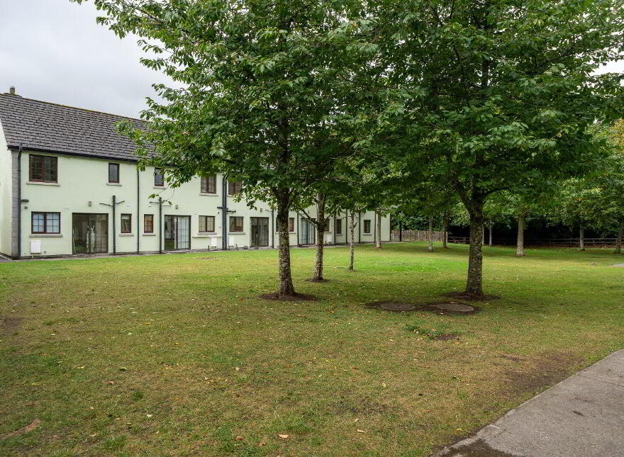 24 Mac Raghnaill Court, Lough Rynn, Mohill, N41TF61