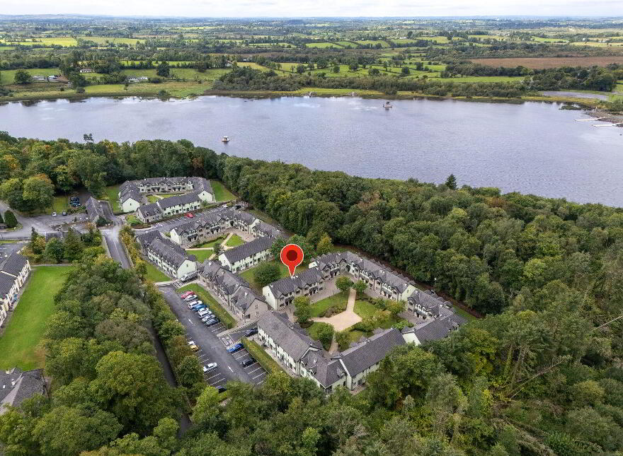 24 Mac Raghnaill Court, Lough Rynn, Mohill, N41TF61