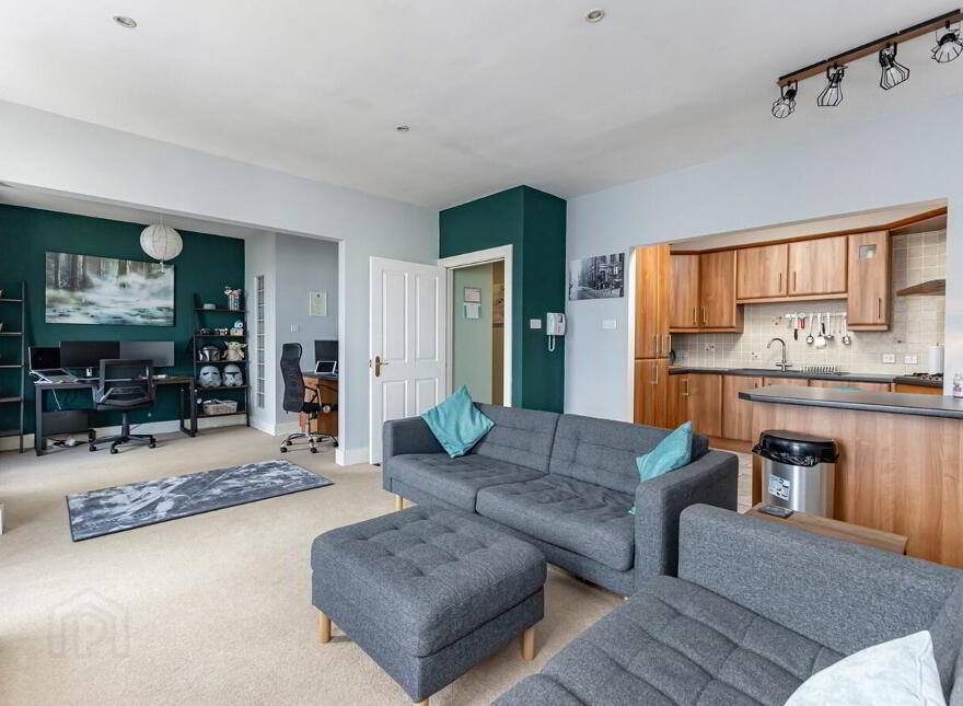 61 Lisburn Square, Lisburn, BT28 1TS