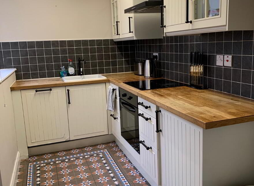 649 Lisburn Road, Belfast, BT9 7GT