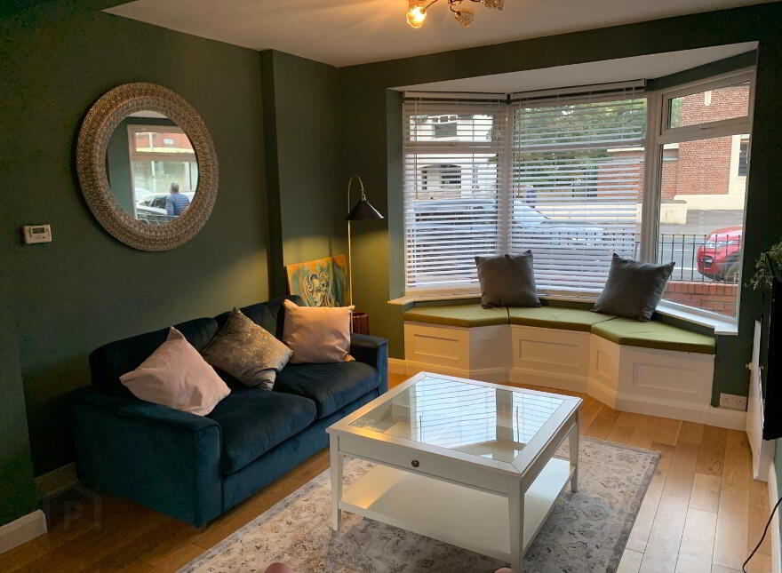 649 Lisburn Road, Belfast, BT9 7GT
