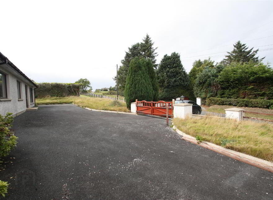 14 Martinpoole Road, Ballynahinch, BT24 8JY
