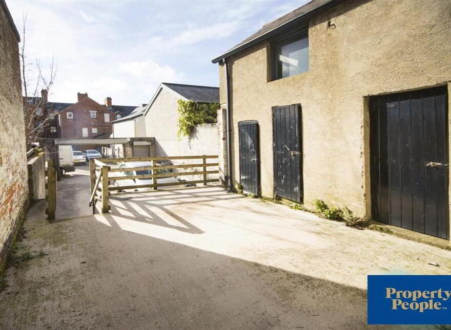 2, 25 Eglantine Avenue, Belfast, BT9 6DW