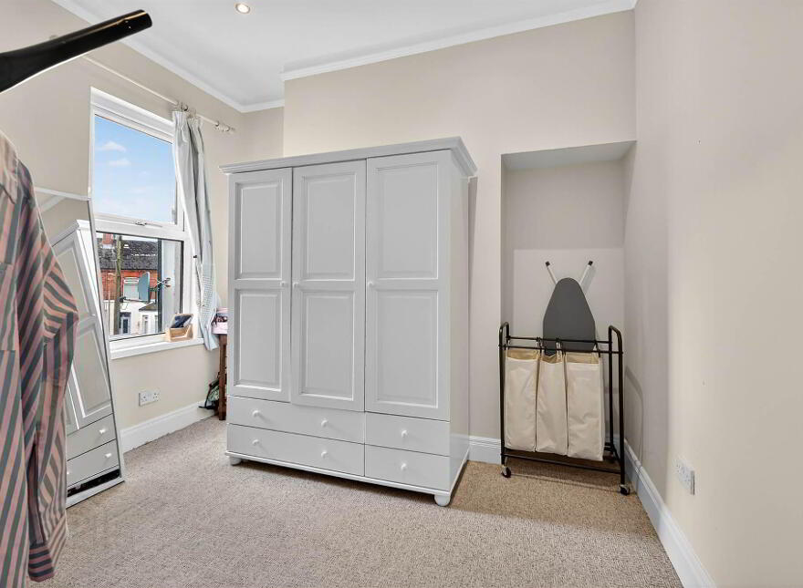 123 Belmont Road, Belfast, BT4 2AD