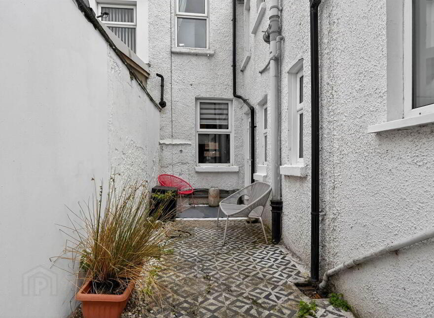 123 Belmont Road, Belfast, BT4 2AD