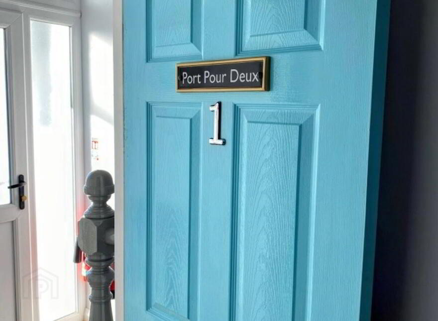 Port Pour Deux, 2 Antrim Gardens, Portrush, BT56 8AR