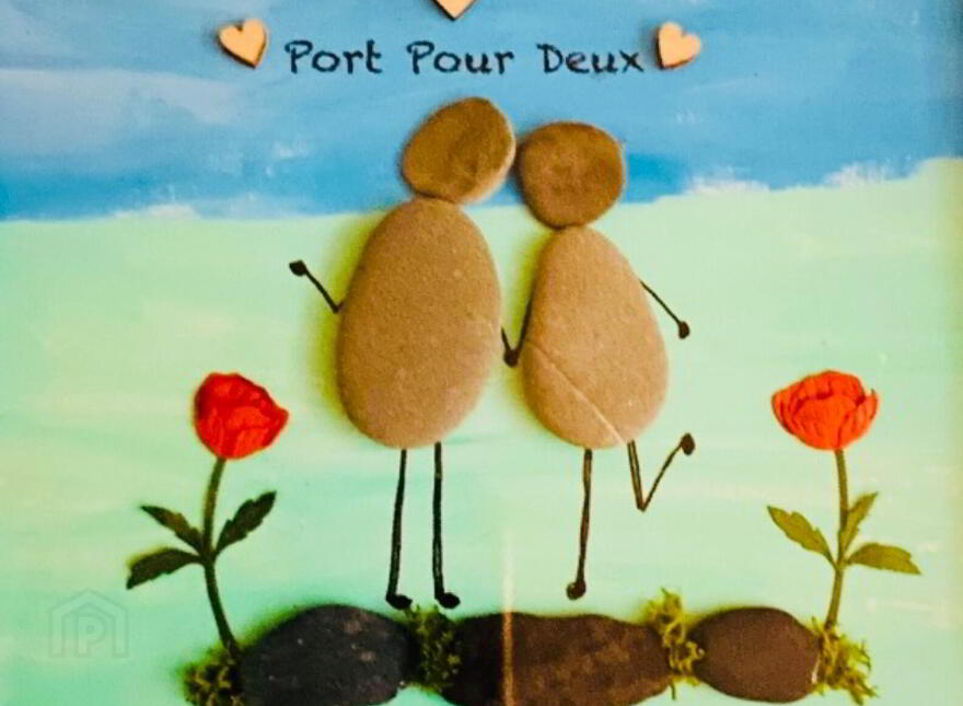 Port Pour Deux, 2 Antrim Gardens, Portrush, BT56 8AR