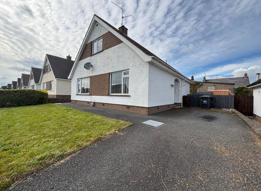 12 Regency Manor, Dollingstown, BT66 7JG photo