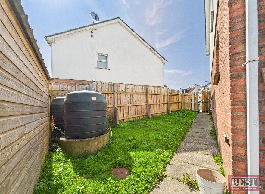 10 Ardaveen Mews, Newry, BT35 8UX