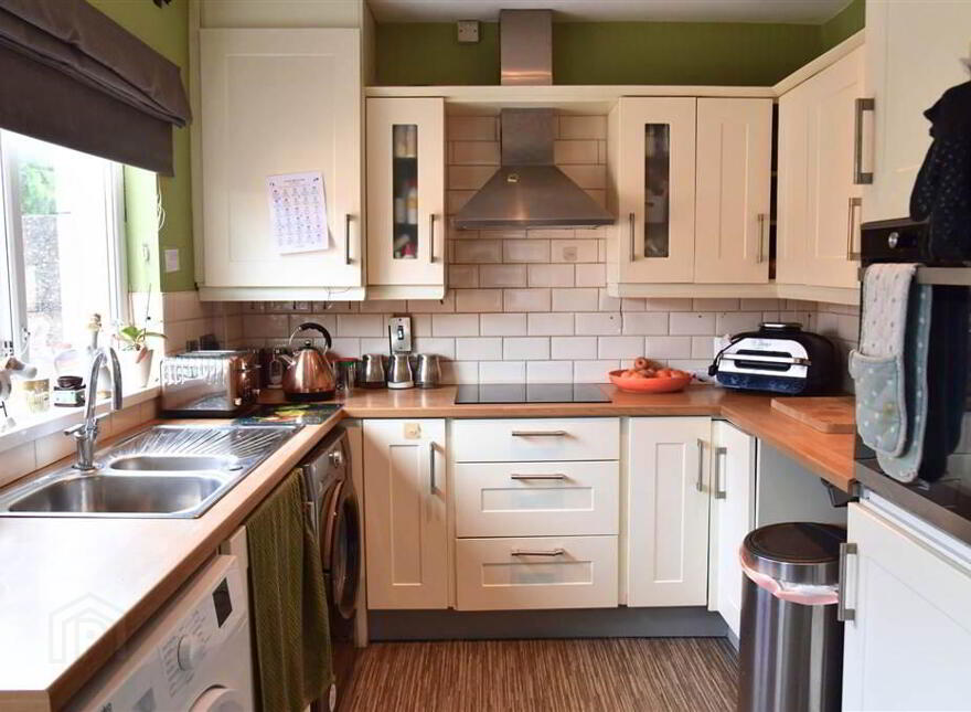 22 Arran Avene, Ballymena, BT42 4AP