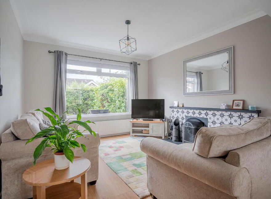 8 Glenholm Crescent, Belfast, BT8 6LS