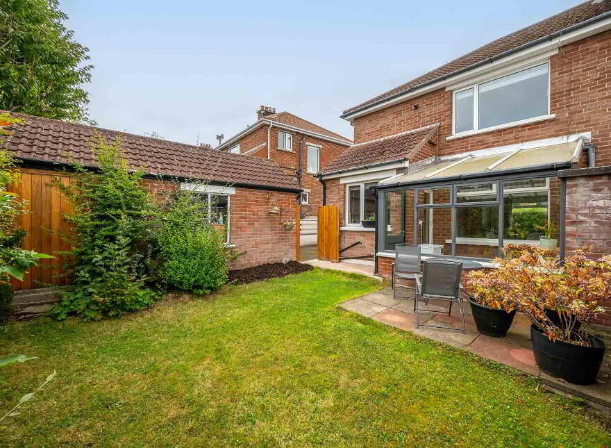 8 Glenholm Crescent, Belfast, BT8 6LS
