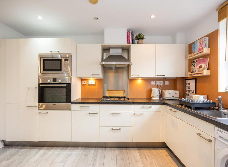 11 River House, 21 The Boulevard, Belfast, BT7 3LN