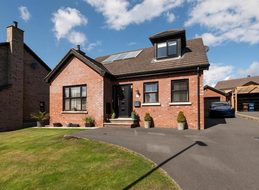 39 Graysfield, Crossgar, BT30 9HG photo