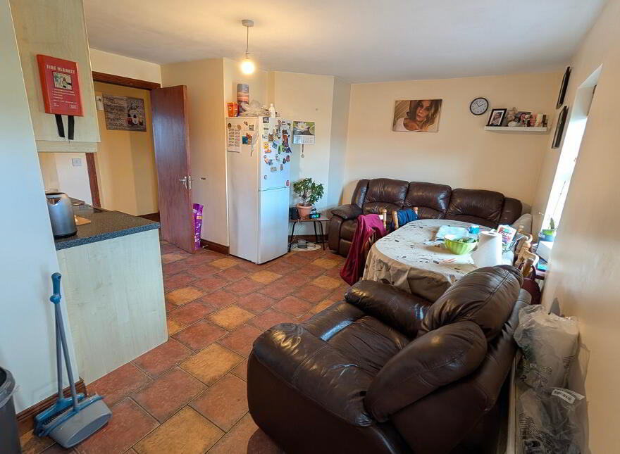 Main St., Cloncorrick, Carrigallen, H12FH29