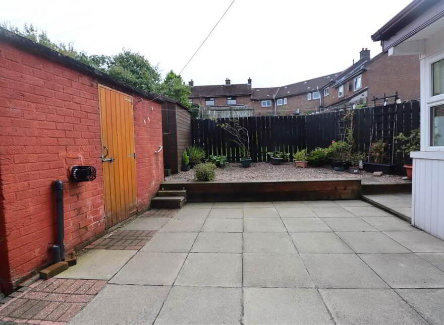 13 Lawnmount Crescent, Grand Street, Lisburn, BT27 4TT