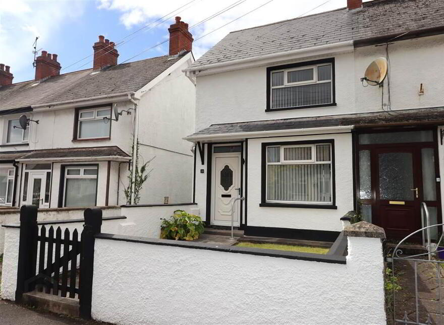 33 Warren Park Drive, Lisburn, BT28 1HF photo