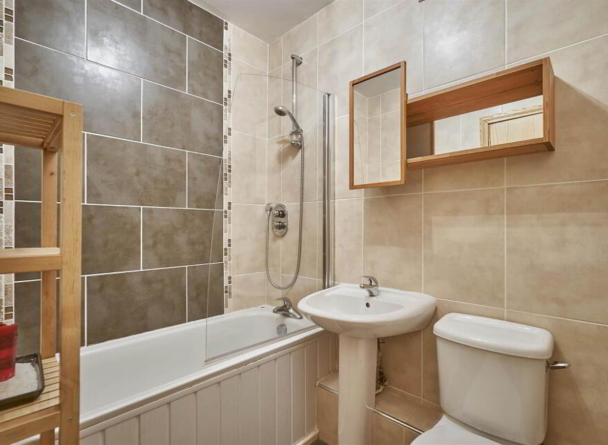 Apt 2 67a, Ballygowan Road, Belfast, BT5 7LJ