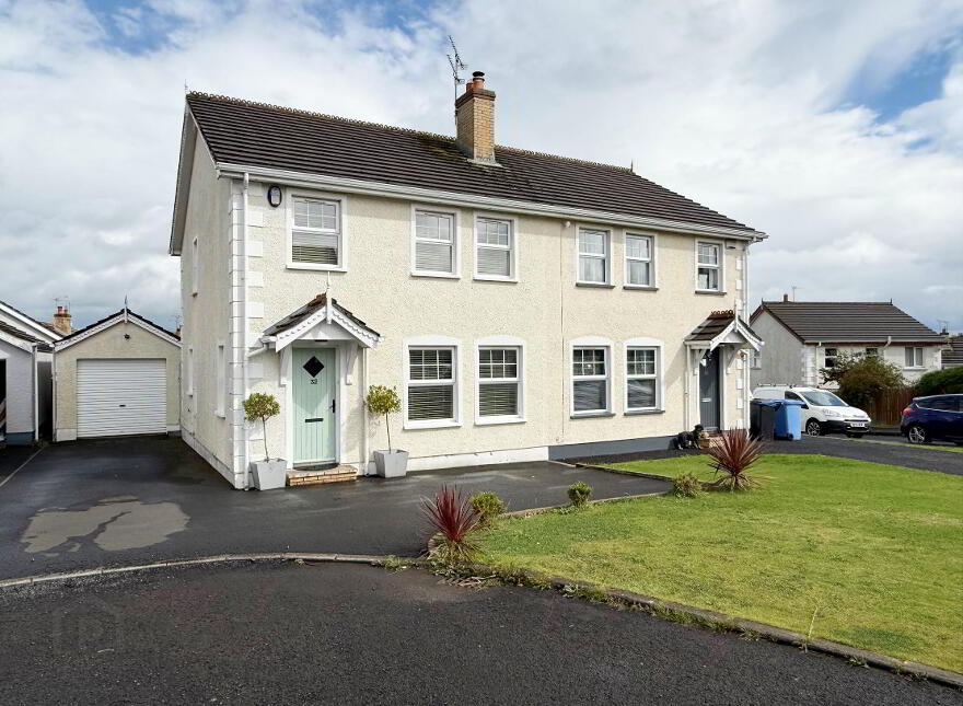 32 Greenhall Manor, Coleraine, BT51 3GN photo