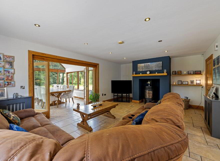 153 Listooder Road, Saintfield, Ballynahinch, BT24 7JA