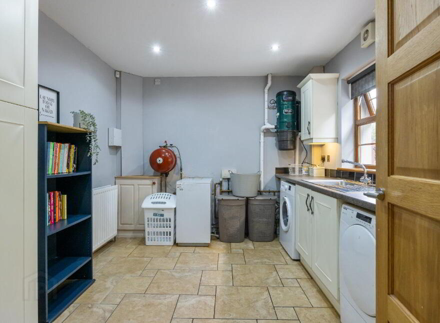 153 Listooder Road, Saintfield, Ballynahinch, BT24 7JA