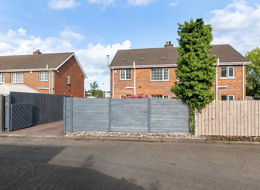 16 Hillcrest Villas, Doagh Road, Newtownabbey, BT36 6EE