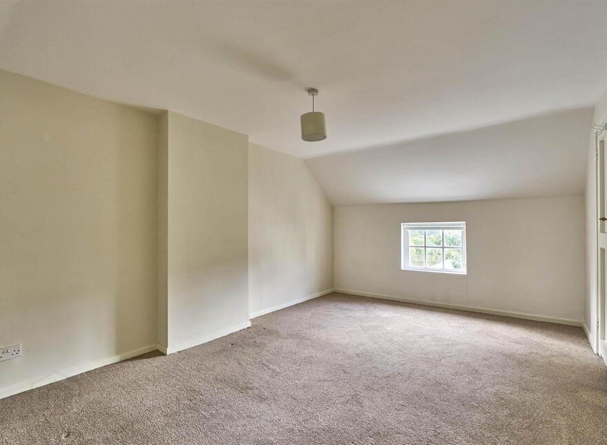 8 Brook Street, Holywood, BT18 9BB
