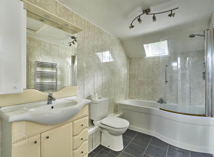 8 Brook Street, Holywood, BT18 9BB