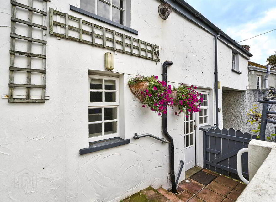 8 Brook Street, Holywood, BT18 9BB