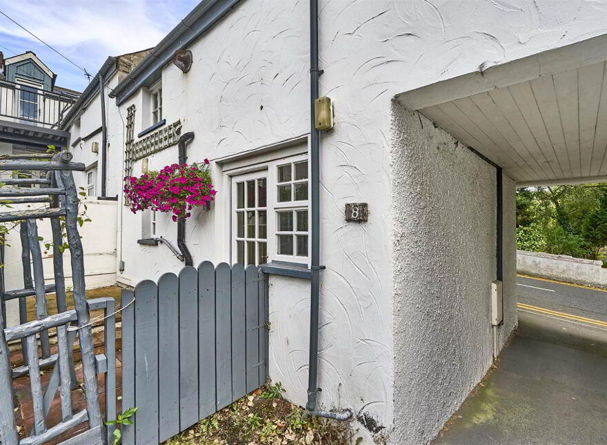 8 Brook Street, Holywood, BT18 9BB