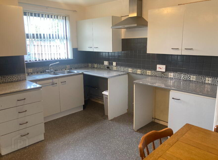 83 Hillview Park, Castlederg, BT81 7PR