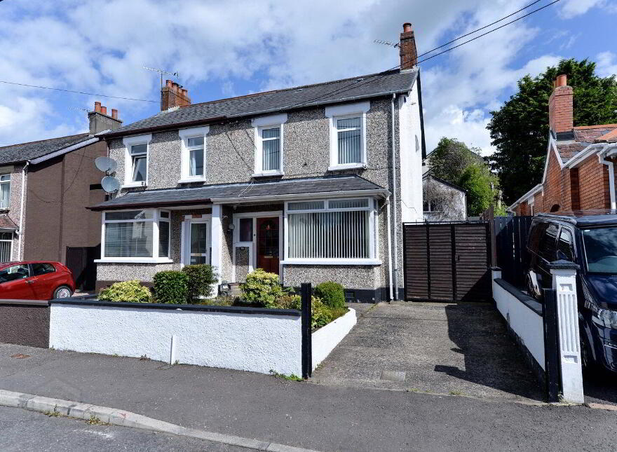 30 Reaville Park, Dundonald, Belfast, BT16 2AR photo