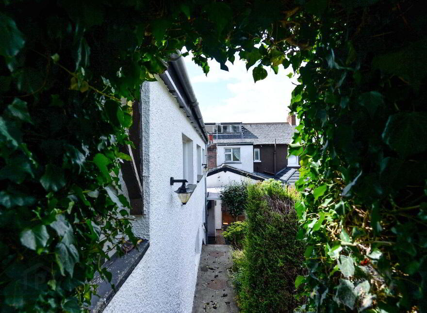 30 Reaville Park, Dundonald, Belfast, BT16 2AR