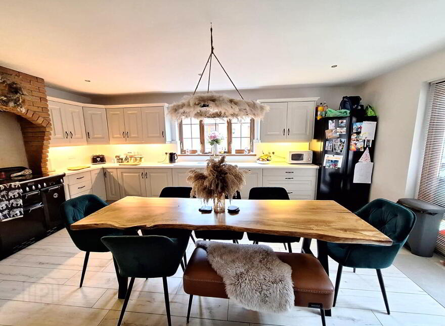 65 Ballinlea Road, Ballycastle, BT54 6NN