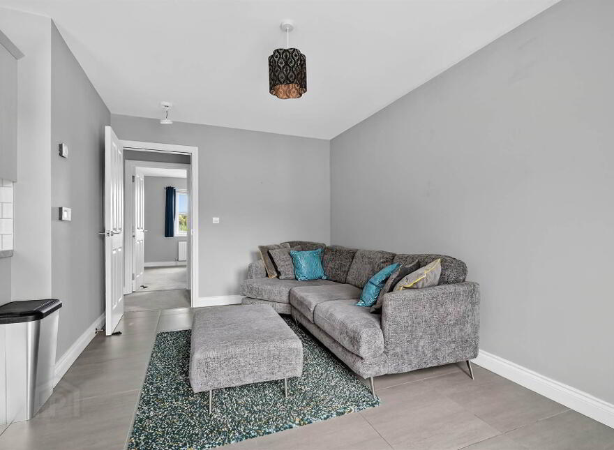Apt 6, 18 Highgrove Meadows, Belfast, BT13 3FX